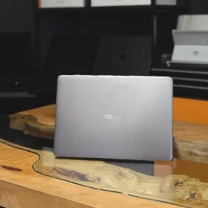 Asus UX330- سی پی سی