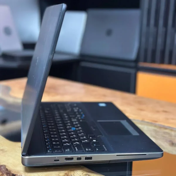 Dell 7520- سی پی سی