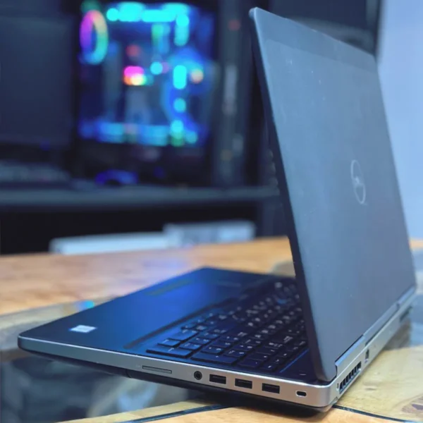 Dell Precision 7520 4Gig- سی پی سی