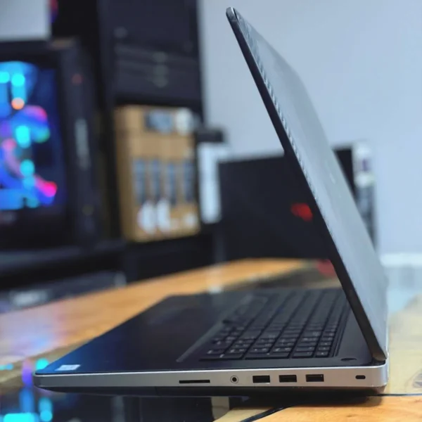 Dell Precision 7710- سی پی سی