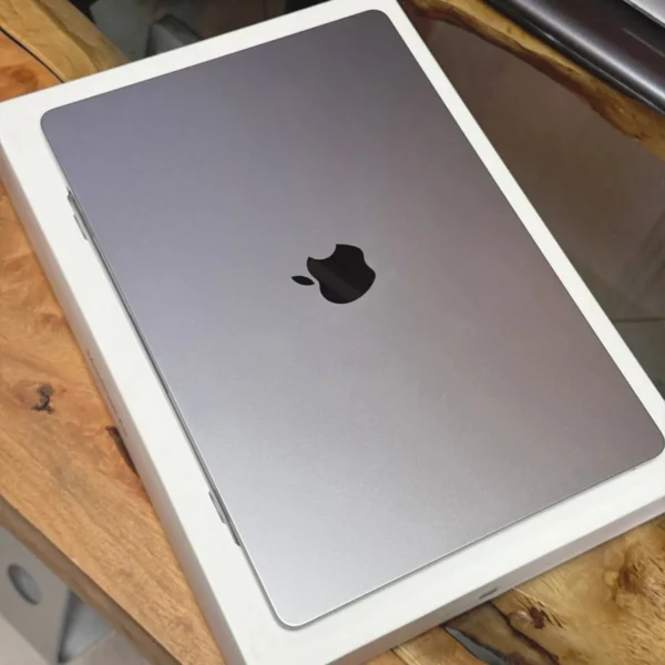 MacBook Air M2- سی پی سی