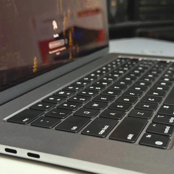 MacBook Air M2- سی پی سی