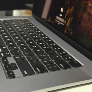 MacBook Air M2- سی پی سی