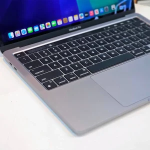 MacBook Pro 2022-سی پی سی