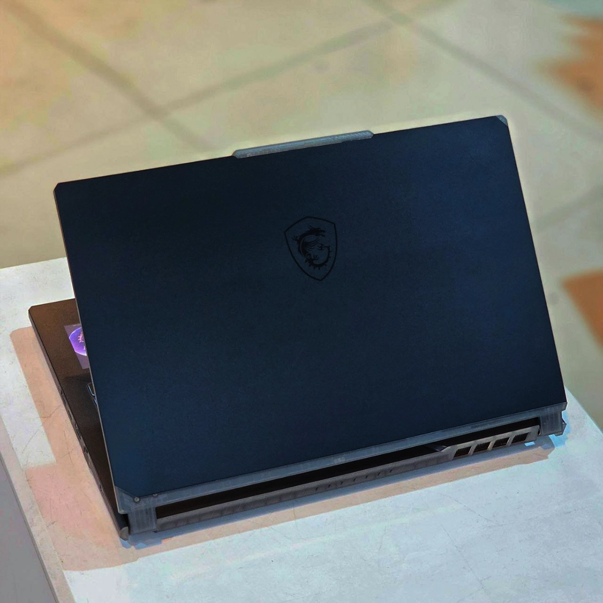 لپ تاپ گیمینگ msi cyborg 15